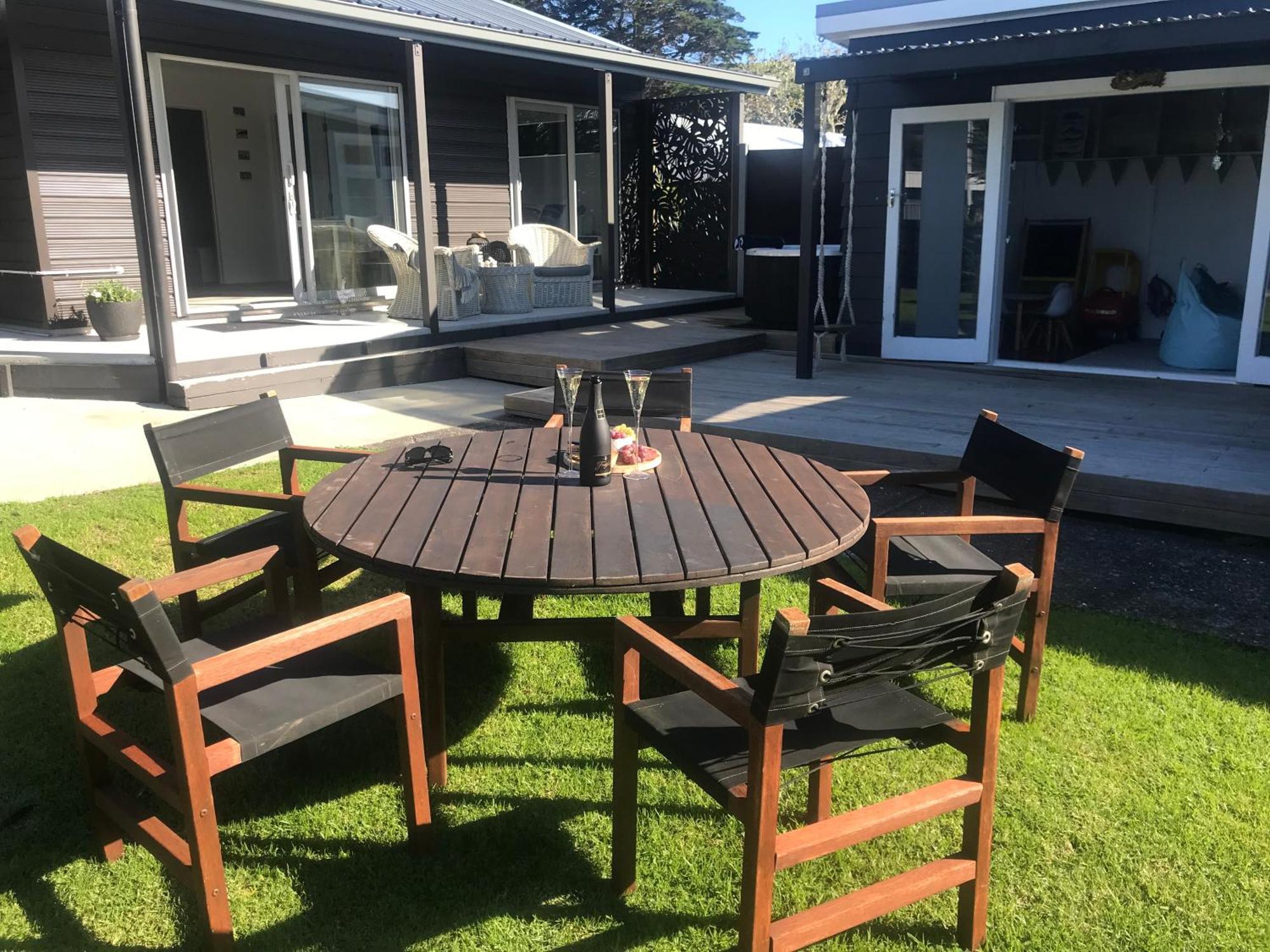 30 Seconds To The Beach Kawakawa Bay Екстер'єр фото